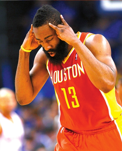 本赛季东契奇缺席时里夫斯场均41+10+5，湖人3胜1负（东契奇缺阵的本季交锋中，里夫斯场均41+10+5，湖人战绩3胜1负）