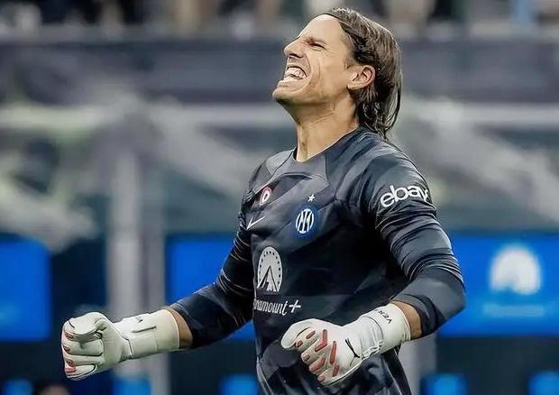 国米迎来6分之战！右路首发奥古弃攻主守，全面遏制对手两核心！（国米迎六分大战：右路首发奥古重防轻攻，全面压制对手双核）