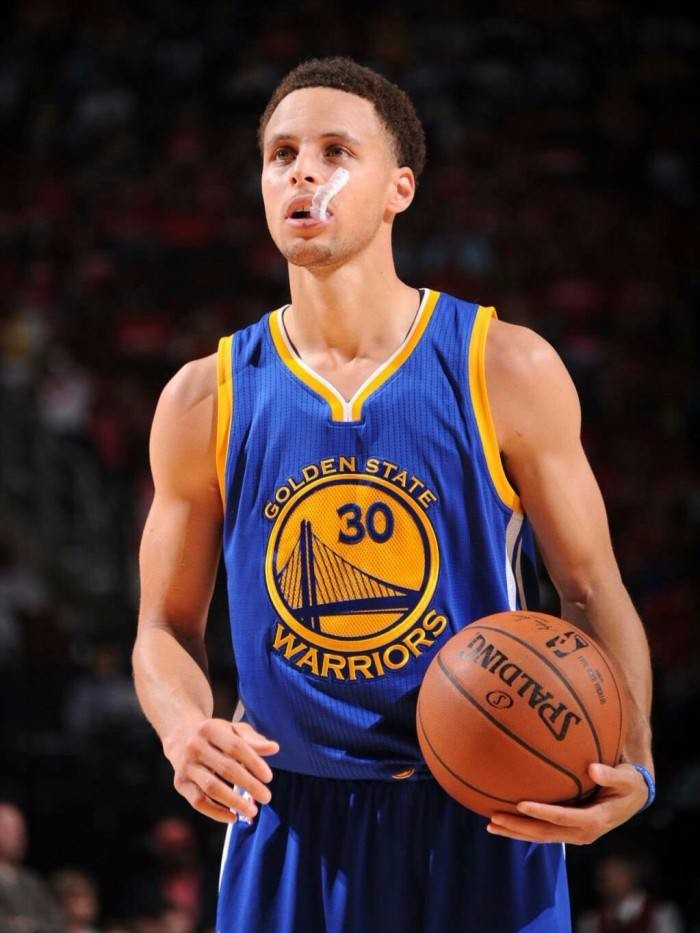 库里连续69场命中三分，创联盟目前最长纪录（库里连69战命中三分，缔造联盟目前最长纪录）