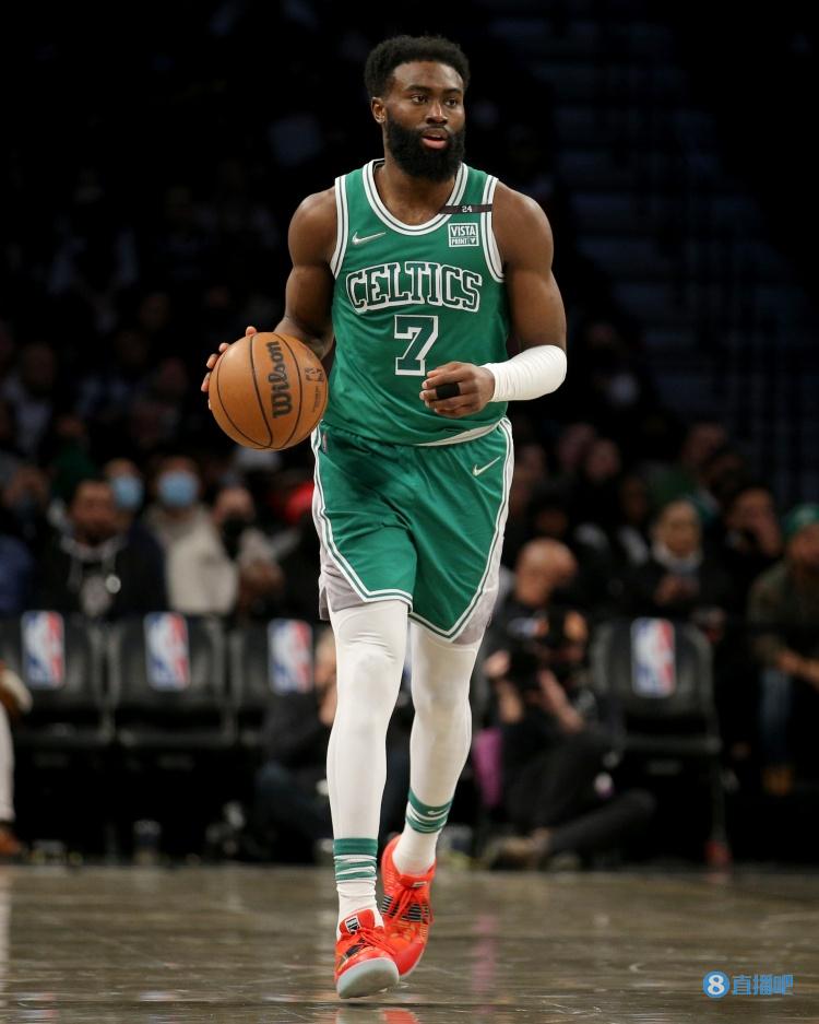 女足热身两连败！马德兴：若主教练不下课，明年亚洲杯或惨败（女足热身两连败，马德兴直言：若不换帅，明年亚洲杯恐遭惨败）