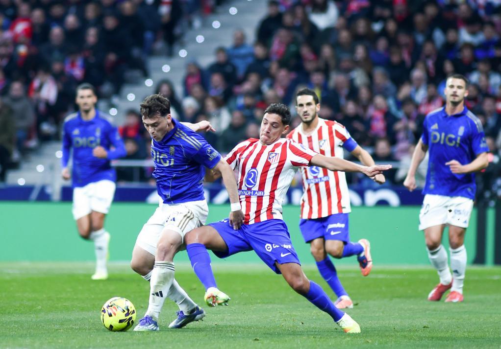 意甲半场：杜维卡斯建功，科莫暂1-0萨索洛（半场战报：杜维卡斯破门，科莫暂以1-0领先萨索洛）