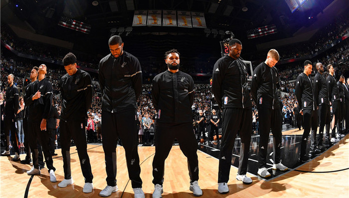 16岁344天，基亚拉是拜仁队史德甲第二年轻的出场球（16岁344天，基亚拉成为拜仁德甲队史第二年轻出场球员）