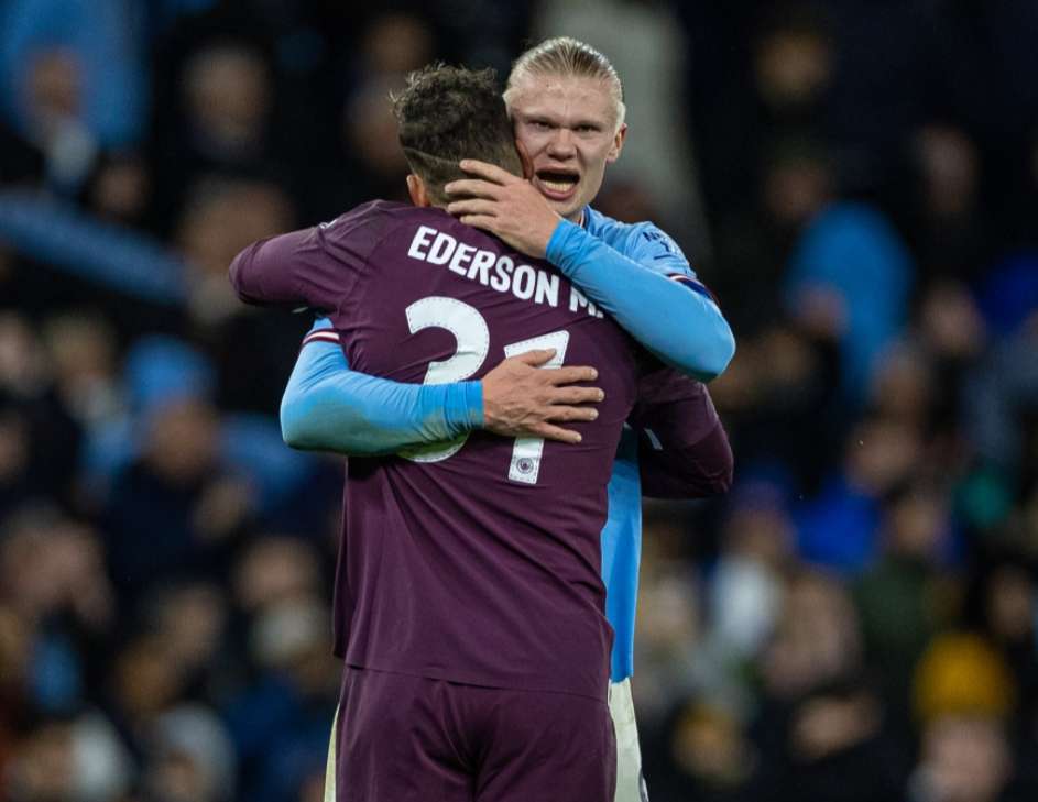 袁甲：成都个别球迷对阿奇姆彭种族歧视的行为必须严惩（袁甲：须严惩成都少数球迷针对阿奇姆彭的种族歧视行为）