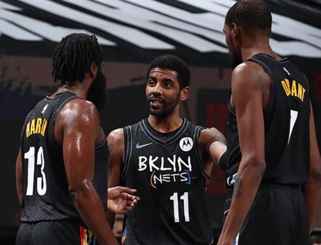 每体：巴萨仍未对莱万做决定，在关注小蜘蛛、凯恩、吉拉西等（每体：巴萨尚未敲定莱万去留，正考察小蜘蛛、凯恩、吉拉西等）